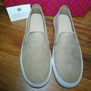 Tory Burch "FREE SHIPPING"